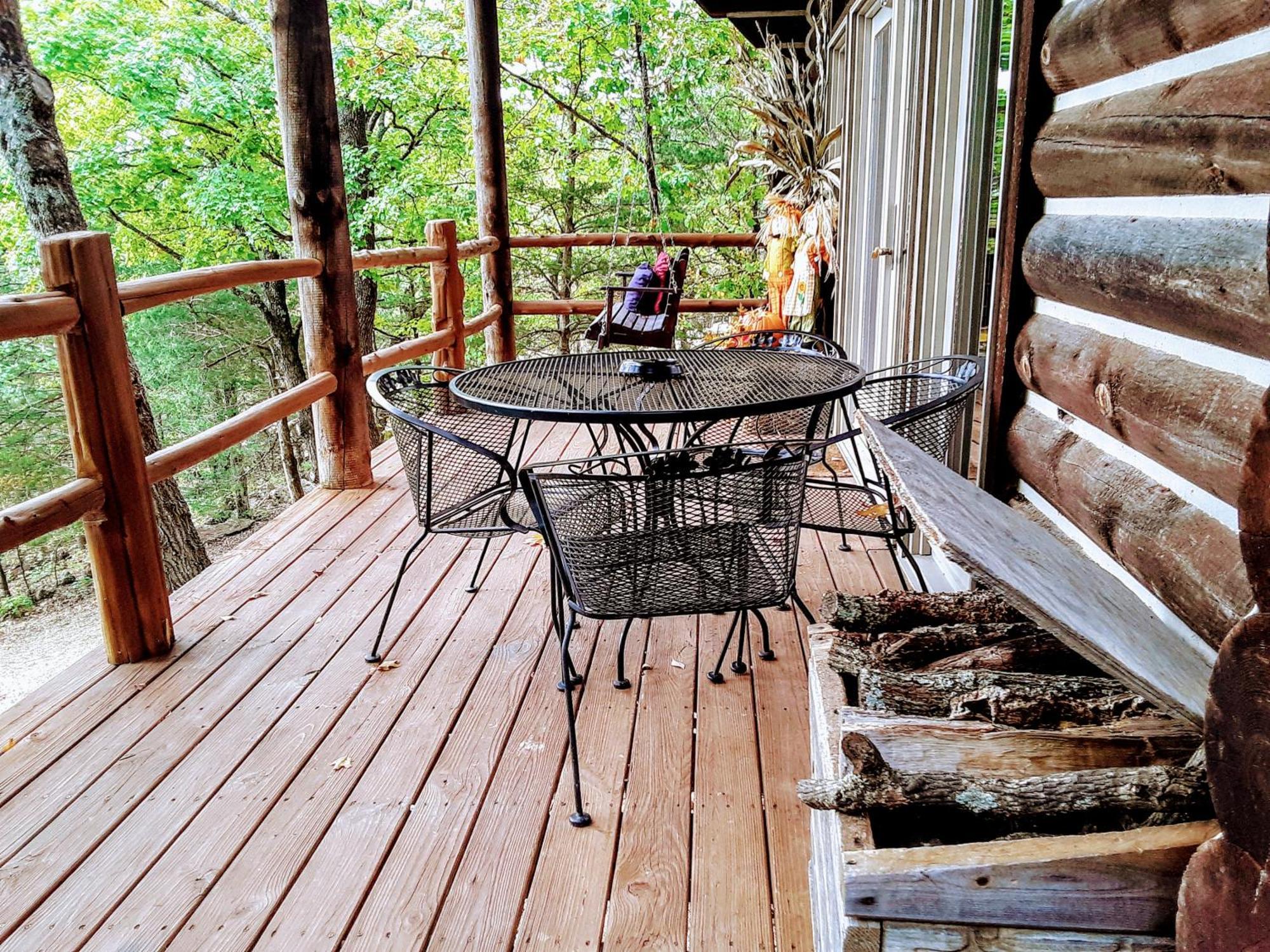 Cherokee Mountain Log Cabins Eureka Springs Bilik gambar